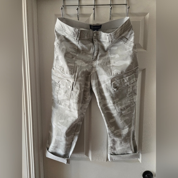 Democracy "Ab"solution Camo Utility Crop - Picture 2 of 4